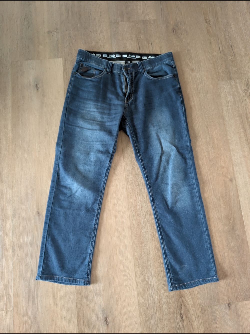 Men's Straight-Leg Denim Jeans in Faded Blue